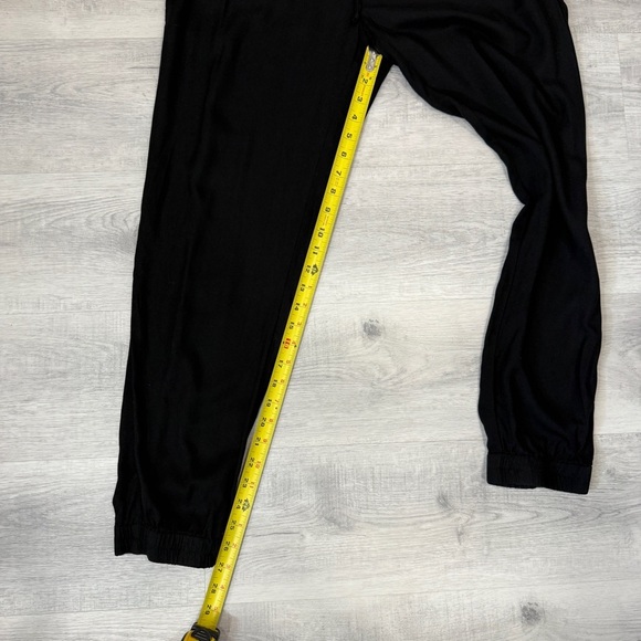 Talula Aritzia Black Women's Los Feliz Joggers Size M - Picture 11 of 17